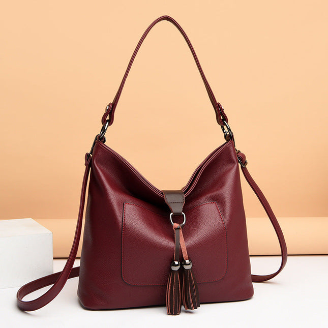 Large women hobo bag with tassel decoration and detachable long strap in pu leather - Dashing Nova