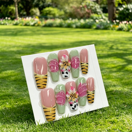 Handmade Press On Nails Tiger Lily Flower Design 24pcs Glossy False Nails Reusable Nail Art Tips with Glue Stickers for Women Girls Gift Party Daily Wear Medium Long Coffin Shape Acrylic Fake Nails Custom Nail Decorations Spring Summer Style Animal Print
