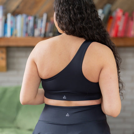 GRAVITY rise asymmetrical sports bra
