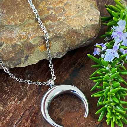CRESCENT MOON NECKLACE