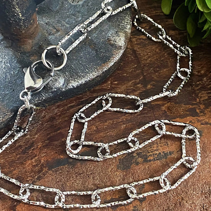 STATEMENT PAPERCLIP NECKLACE