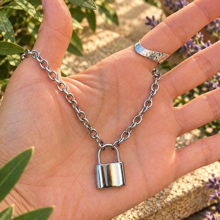 CAMDEN LOCK NECKLACE