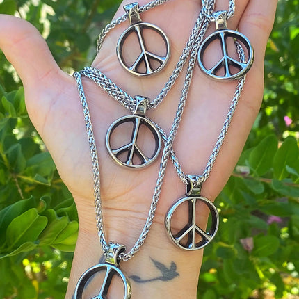 CLASSIC PEACE NECKLACE