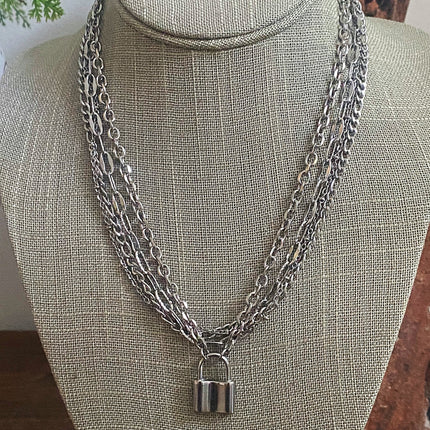 MULTI CHAIN NECKLACE