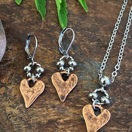 RUSTIC HEART NECKLACE