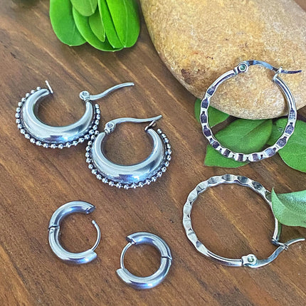 HUGGIE HOOP EARRINGS