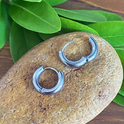 HUGGIE HOOP EARRINGS