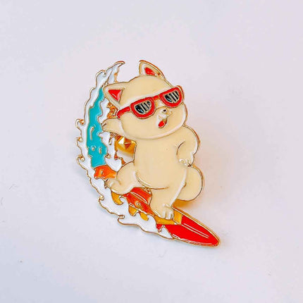 Elegant Kishu Inu Dog Lapel Pin – Japan-Inspired Fashion Accessory