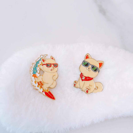 Elegant Kishu Inu Dog Lapel Pin – Japan-Inspired Fashion Accessory