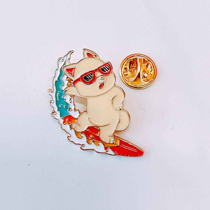 Elegant Kishu Inu Dog Lapel Pin – Japan-Inspired Fashion Accessory