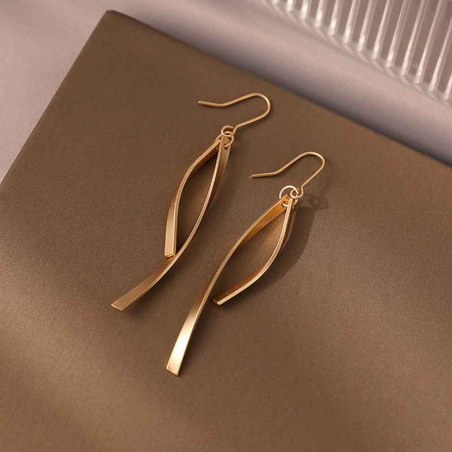 Gold Earrings for Women Hypoallergenic Leverback Drop Dangle Earrings Trendy 14K Gold Plated Twisted Spiral Teardrop Rhombus Heart Dangle Earring for Women Dainty Fashion Jewelry Gifts