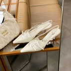 milky white / 34