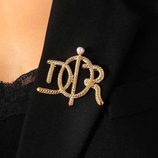 Vintage D Letter Twist Brooch