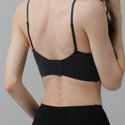 CloudSoft Wireless Bra – Lace Detail & Invisible Fit 🌸☁️