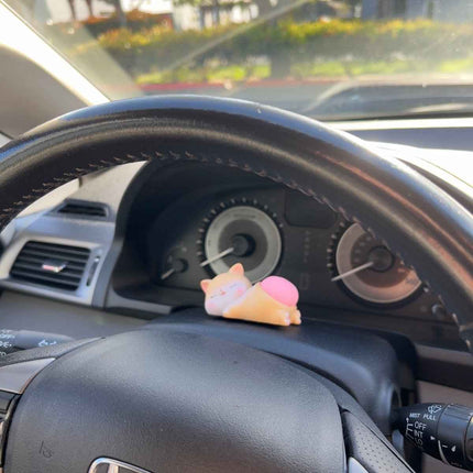 Bouncy Butt Car Ornament – Cute Animal Dashboard Silicone Decor