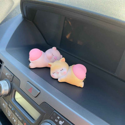 Bouncy Butt Car Ornament – Cute Animal Dashboard Silicone Decor