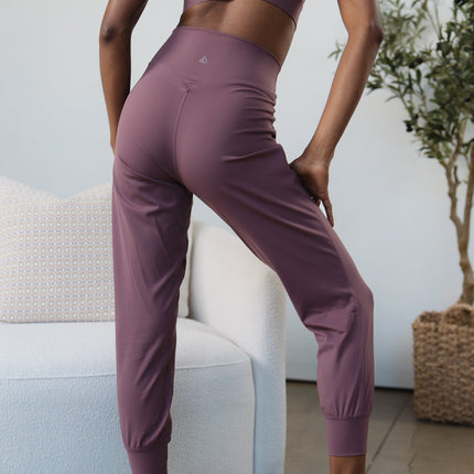 GRAVITY resilient jogger