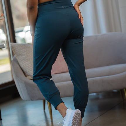 GRAVITY resilient jogger