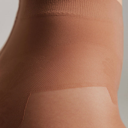 Conte Bikini Soft 40 Den - Classic Women's Tights with a Laced Panties (8S-47SP)
