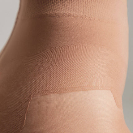 Conte Bikini Soft 40 Den - Classic Women's Tights with a Laced Panties (8S-47SP)