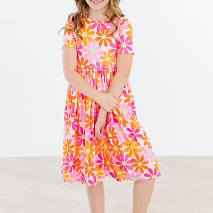 Retro Daisies S/S Pocket Twirl Dress - Dashing Nova