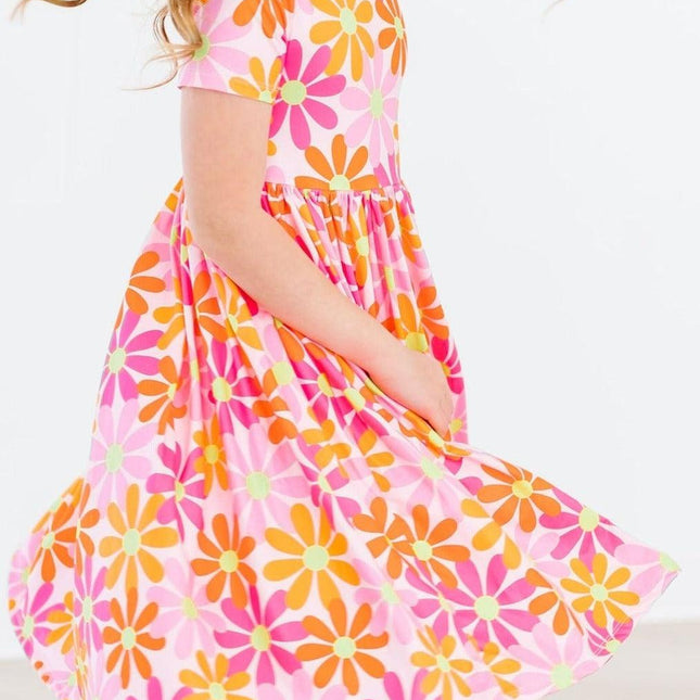 Retro Daisies S/S Pocket Twirl Dress - Dashing Nova